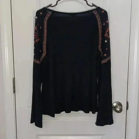 Hannah Women's long sleeve Blouse with Mesh Shoulders - Picture 1 of 8